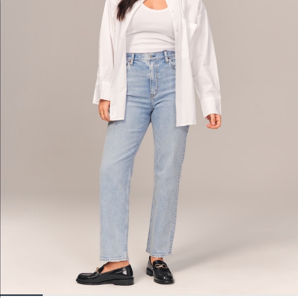 Abercrombie Curve Love Ultra High Rise Ankle Straight Jeans